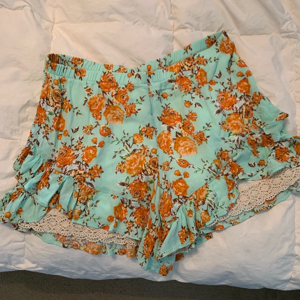 Ivy Jane Lace/Floral Shorts